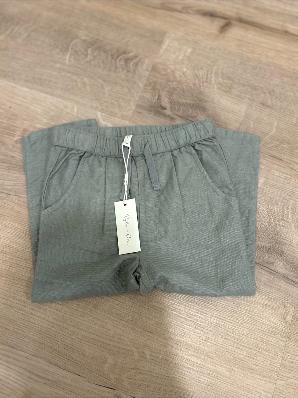 NWT Rylee + Cru Casual Drawstring Bottoms - Sage Green